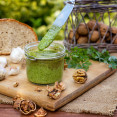 Pesto s petržlenovou vňaťou: Svieža alternatíva k bazalkovej klasike
