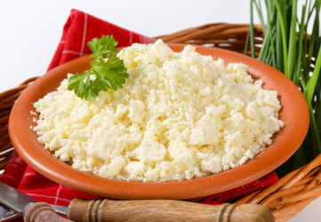 Májová bryndza: Čo by si mala vedieť o tomto slovenskom poklade?