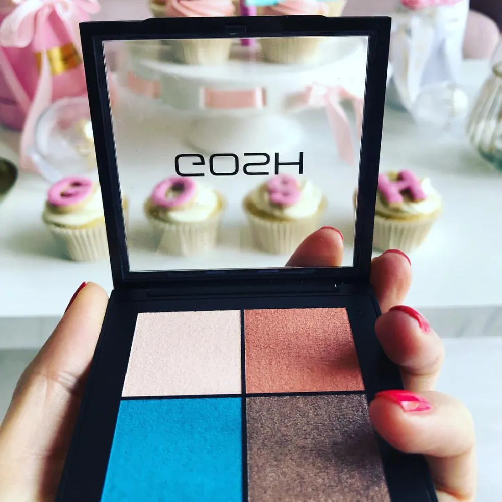 kompaktný make-up GOSH
