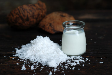 RECEPT: Domáce kokosové mlieko bez zbytočného cukru a konzervantov