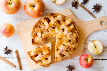 Jednoduchý recept na apple pie: Tento jablkový múčnik budeš milovať!
