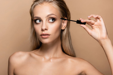 Kedy vymeniť špirálu a čo ti naozaj prinesie lashlift? Pravda o zdravých mihalniciach