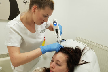 Vyskúšali sme: Dracula terapia – vlasové ošetrenie obohatenou krvnou plazmou