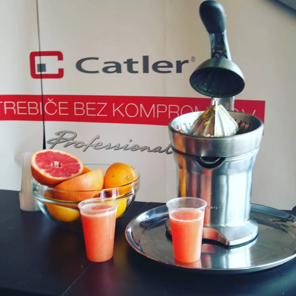 čerstvá ovocná šťava