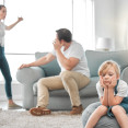 Partner chce vychovávať dieťa inak? Tipy, ako zvládnuť konflikt vo výchove