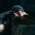 Porno vs. realita: Čo naozaj robí s intimitou a sebavedomím mladých?