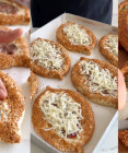 Recept: Pide plněný mletým masem s křupavým sezamovým okrajem