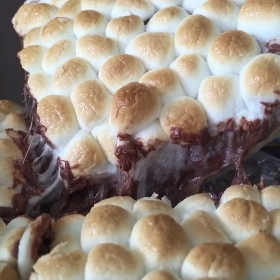 Pizza s orieškovou nátierkou a marshmallow