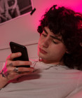 Porno vs. realita: Co doopravdy dělá s intimitou a sebevědomím mladých?