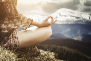 4 jogové pózy, ktoré pôsobia lepšie ako zázračný krém