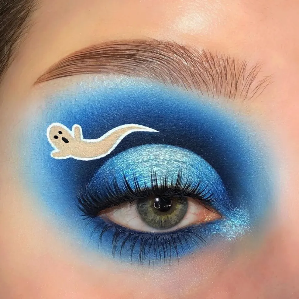 očný make-up s duchom