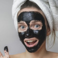 Vyskúšajte recept na čiernu zlupovaciu masku a čierne bodky zmiznú!