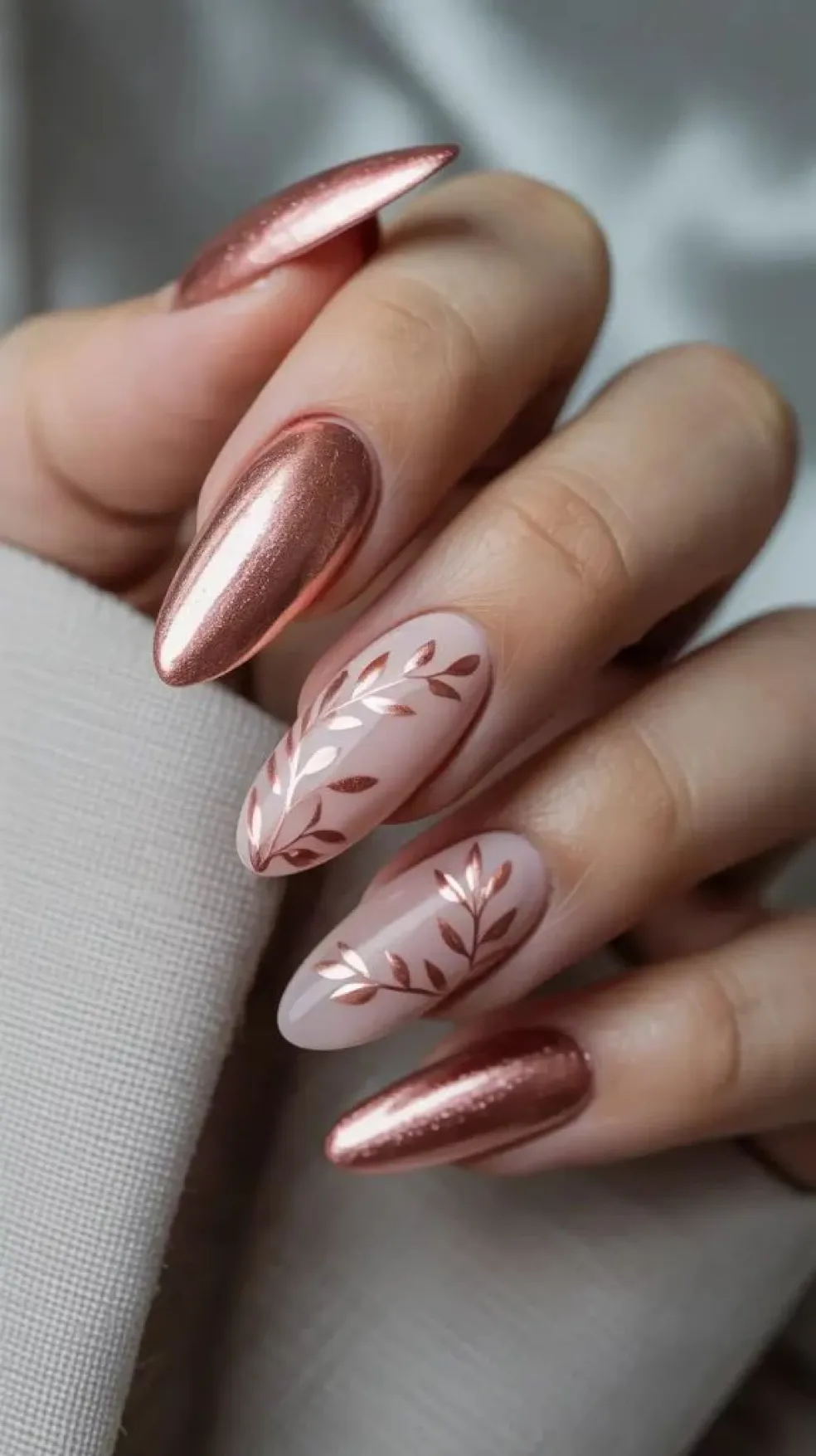 rose gold manikúra