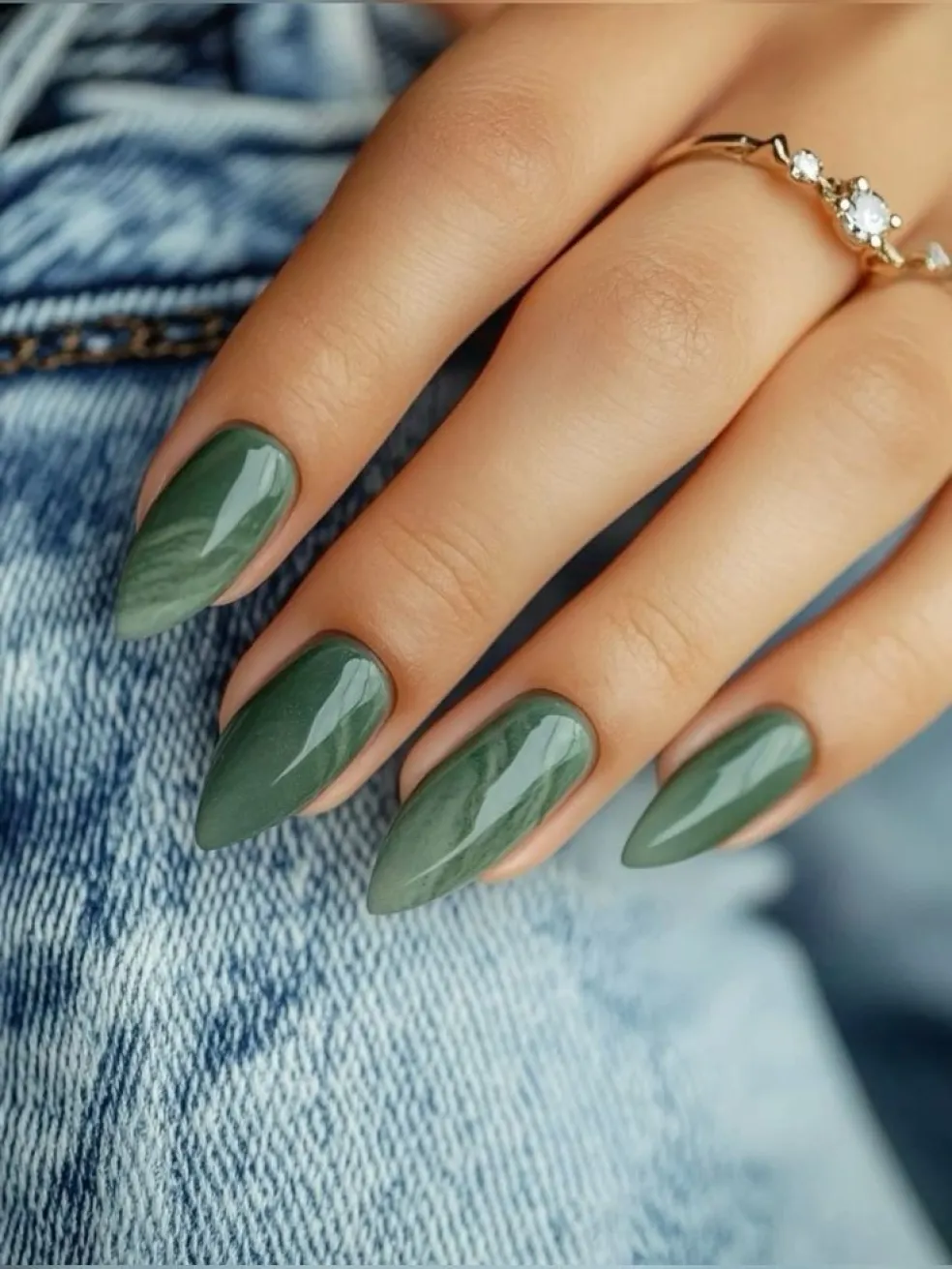 jadeitová manikúra