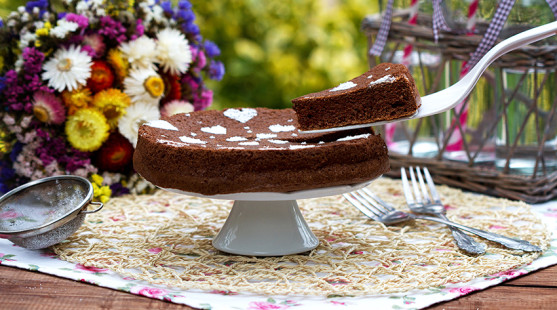 Kakaovo-mandľová torta – jednoduchý dezert plný vône a elegancie