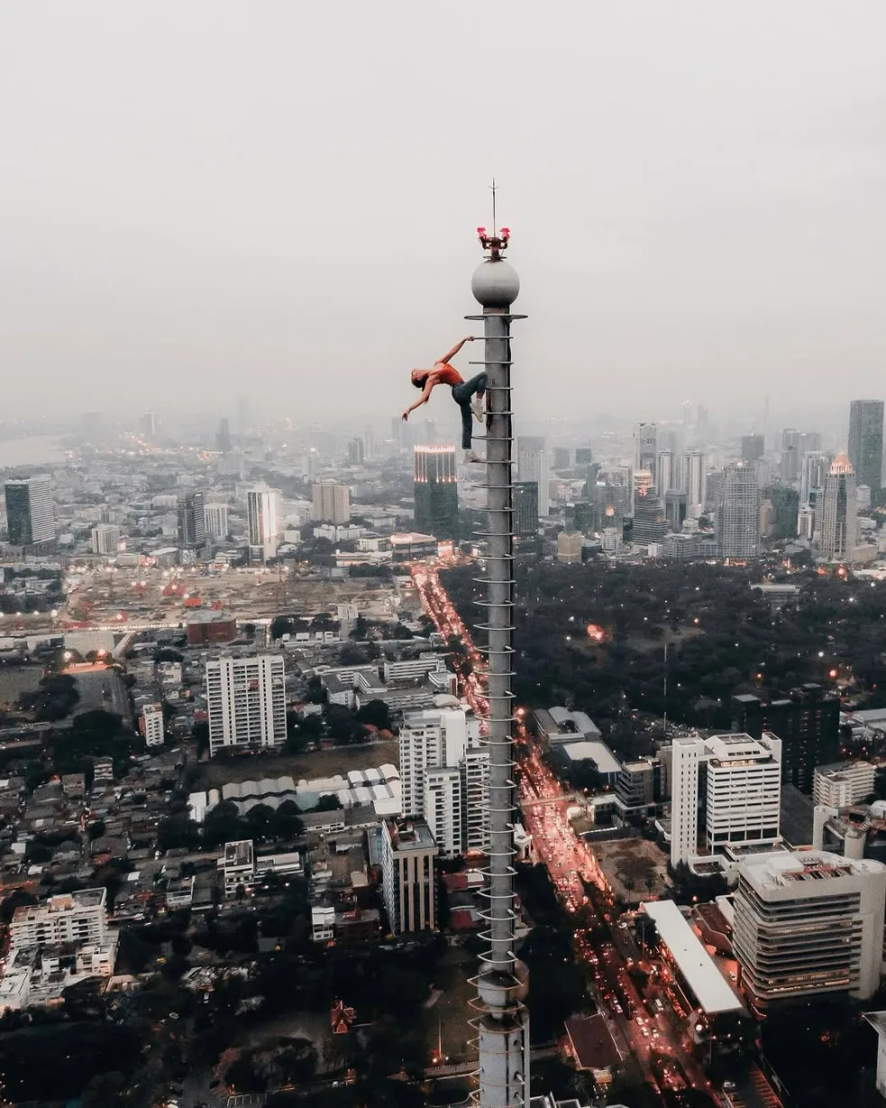 lezenie po výškových budovách