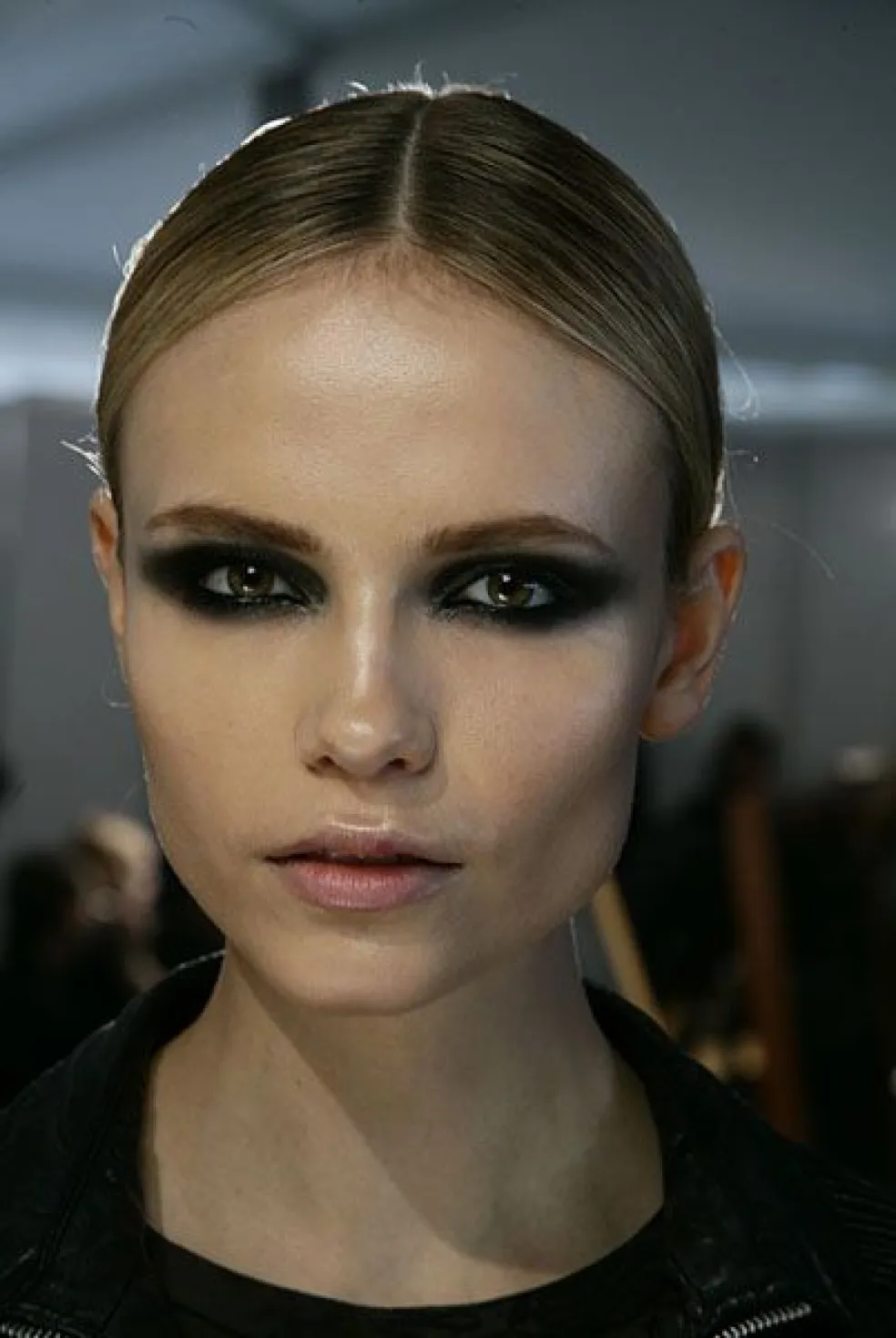 dýmové líčenie očí