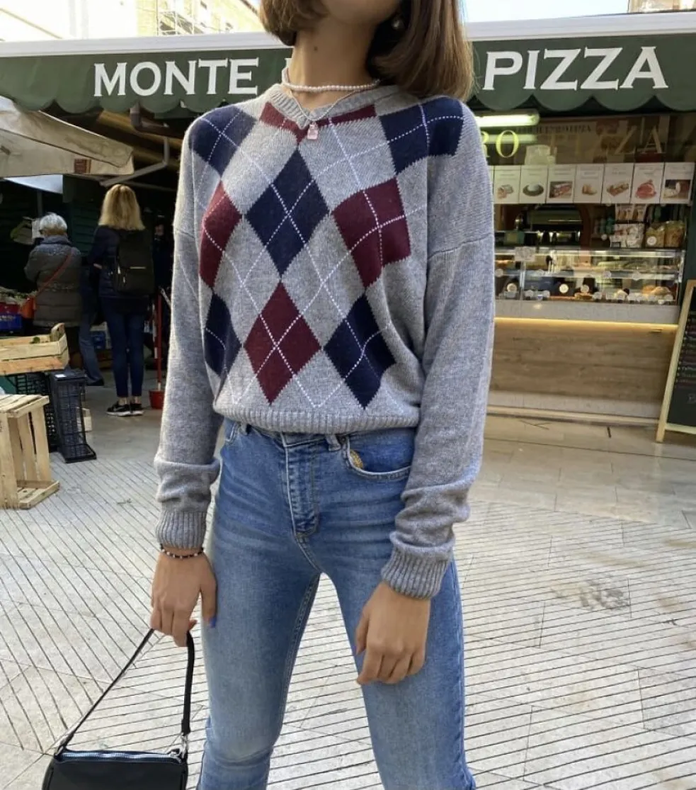 Svetre s diamantovým vzorom