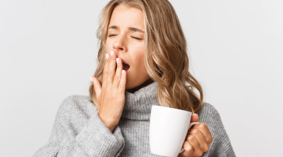 Cítiš sa unavená, aj keď nič nerobíš? Riešením môže byť pohyb, nie oddych!