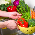 Ako správne umývať ovocie a zeleninu? Tieto chyby robíme!