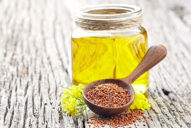 Ľaničníkový olej: Ešte nepoznáš jeho jedinečné účinky? Rýchlo to naprav!