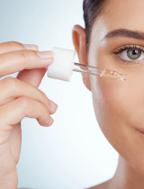 Si citlivka na retinol? Tipy, aké látky fungujú, ak tvoja pleť klasický retinol neznesie