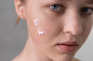 10-krokové rutiny ničia pleť viac, než sme tušili: Toto je skutočný dôvod podráždenia pleti