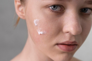 10-krokové rutiny ničia pleť viac, než sme tušili: Toto je skutočný dôvod podráždenia pleti