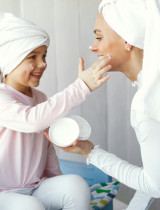 Kozmetika pre deti? Nebezpečný trend, ktorý môže zničiť ich pleť aj sebavedomie