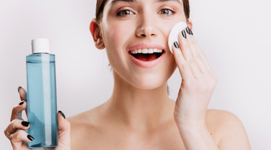 TOP recepty na domáce pleťové vody: 7 pomocníkov, ktorých si tvoja pleť zamiluje