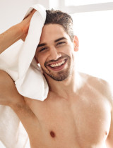 Minimalistická starostlivosť pre moderného muža