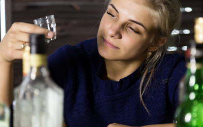 Veľkí nepriatelia chudnutia: Vieš, koľko cukru obsahujú alkoholické nápoje?