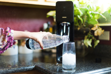 Ekologické alternatívy plastových fliaš: Využívaš ich aj ty?