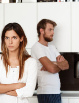 Keď sa láska mení na skúšku: Prečo máme potrebu neustále testovať svoje vzťahy?