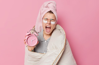 Si unavená, ale nevieš zaspať? Pravidlo 3-2-1 zmení tvoj večer