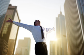 Job hugging ako nová stratégia úspechu? Pre toto sa už v práci nevypláca riskovať!