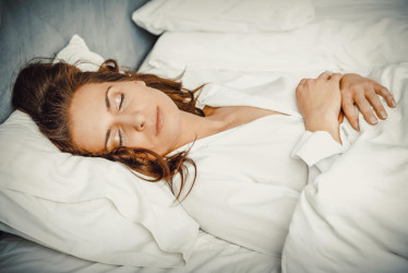 Zimné obdobie ako čas silných snov: Prečo v zime snívame viac a intenzívnejšie?
