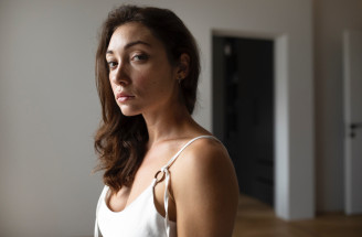 Necítite radosť ani smútok? Emocionálna otupenosť môže vysvetliť, čo sa vo vás deje