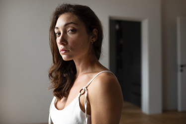 Necítite radosť ani smútok? Emocionálna otupenosť môže vysvetliť, čo sa vo vás deje