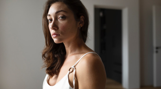 Necítite radosť ani smútok? Emocionálna otupenosť môže vysvetliť, čo sa vo vás deje