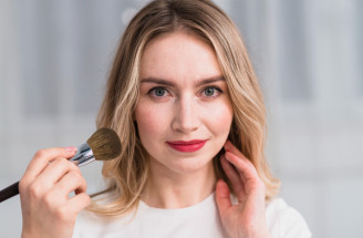 Môže make-up reálne zhoršiť stav pleti? Pravda, ktorú je dobré poznať