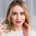 Môže make-up reálne zhoršiť stav pleti? Pravda, ktorú je dobré poznať