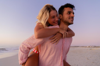 Skáčete zo vzťahu do vzťahu? Toto toxické správanie ničí vzťahy viac než nevera