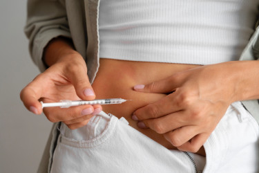 GLP-1 a poruchy príjmu potravy: Keď injekcia namiesto jedla ovláda tvoju hlavu