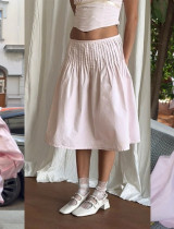 Ružová sa vracia vo veľkom štýle! 6 spôsobov, ako ju nosiť na jar 2026