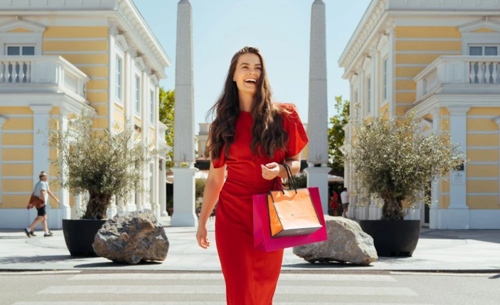 Late Night Shopping Days