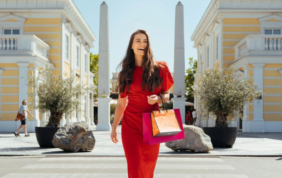 Late Night Shopping Days