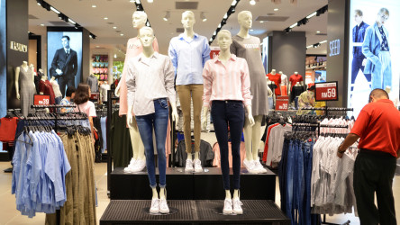 Fast fashion - desivá pravda za lacným oblečením v našich šatníkoch