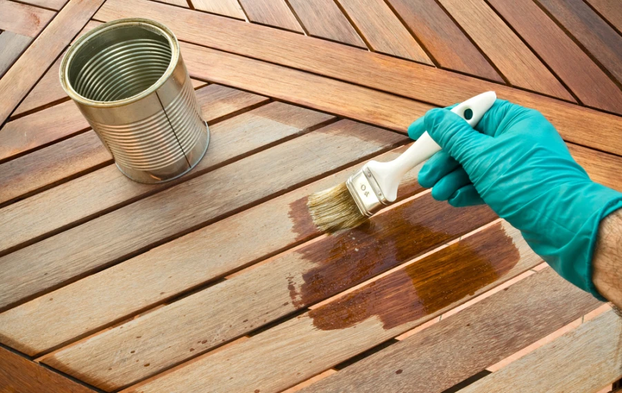 natieranie dreva olej lazura lak terasa