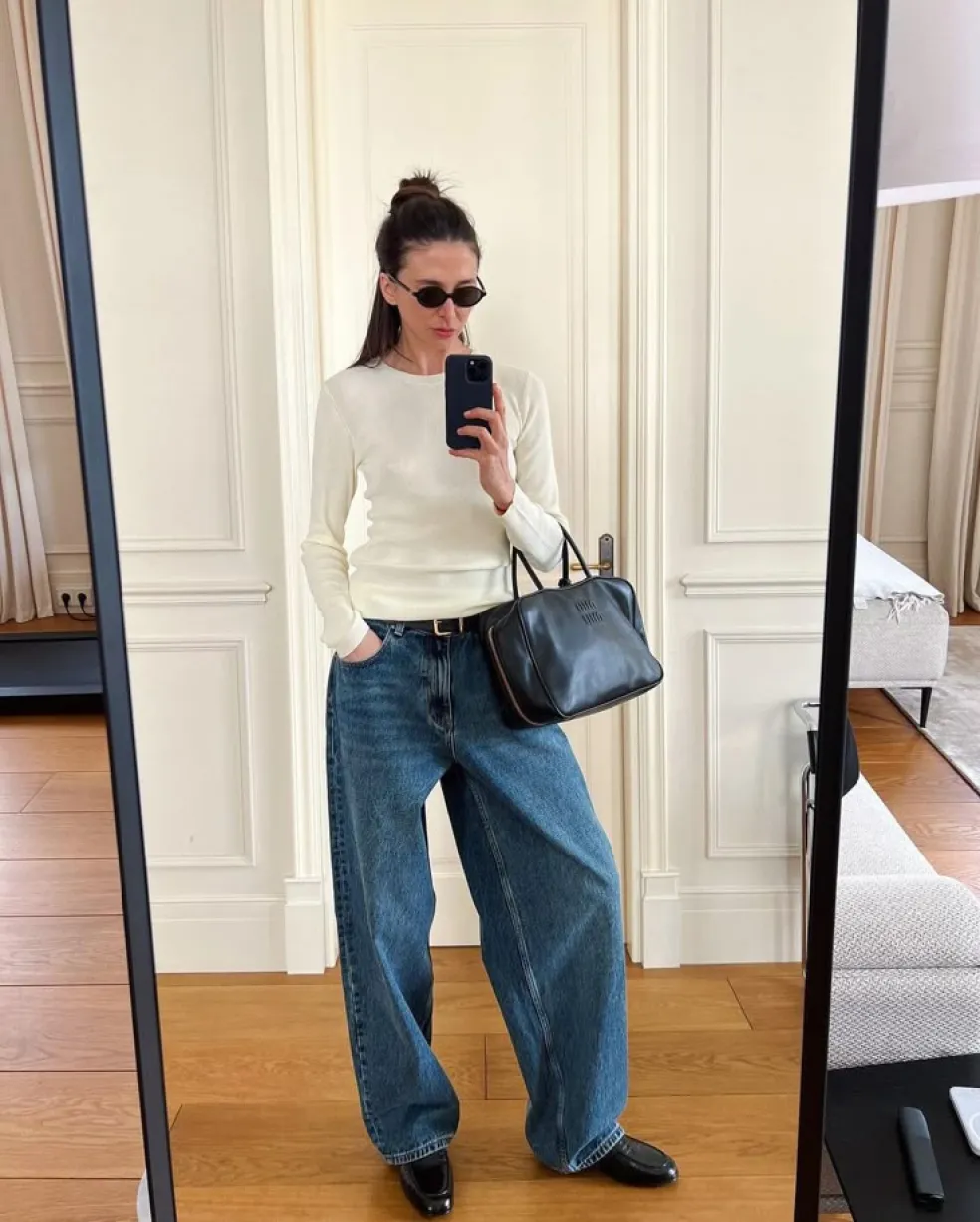 široké džínsy outfit